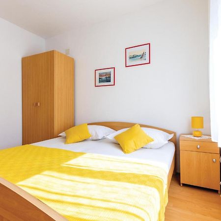 Cozy Apartment In Okrug Donji With Kitchen Округ-Доньи Экстерьер фото