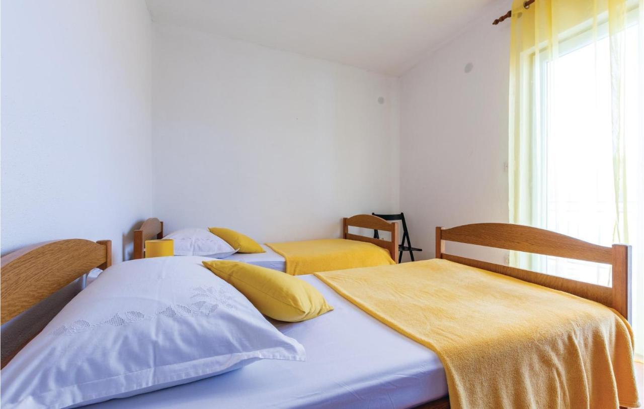 Cozy Apartment In Okrug Donji With Kitchen Округ-Доньи Экстерьер фото